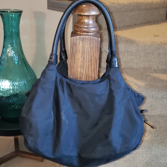 KATE SPADE black puffer tote with polka dot lining - Picture 8 of 10